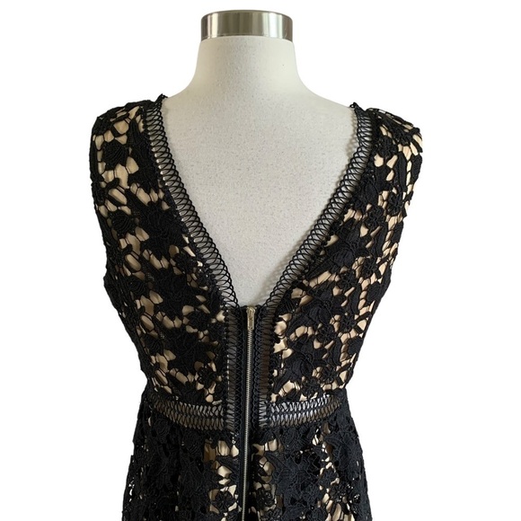 Alya NWT Black Crochet With Nude Underlay V-neck. V-Back Midi Formal Semi Formal - Picture 4 of 11
